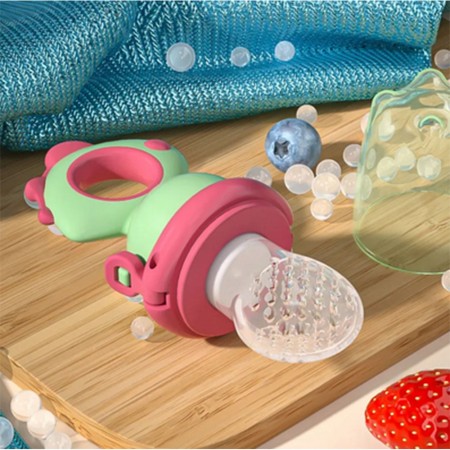 Suzeta fructe bebelusi din silicon alimentar, +4 luni, tetina cu gauri 2 mm, capac protectie, 12.4x5.1x4.7 cm, verde/fucsia