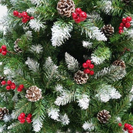 Brad artificial tip nins Premium decorat cu conuri pin rosii de Craciun 2.4m, 863 ramuri bogate, suport metalic inclus, Verde