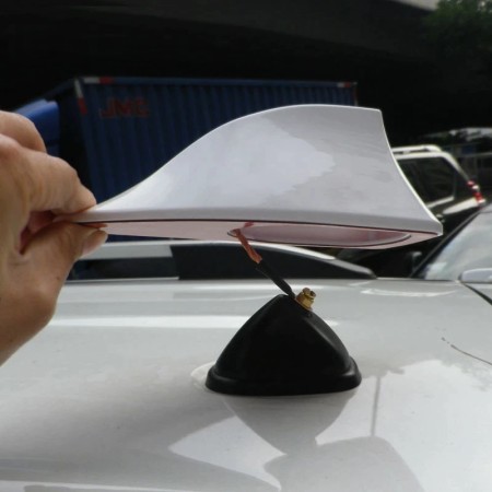 Antena auto activa AM - FM tip 