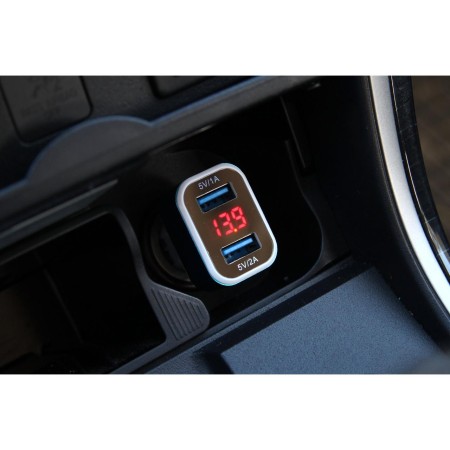 Incarcator auto 2xUSB cu Voltmetru Digital