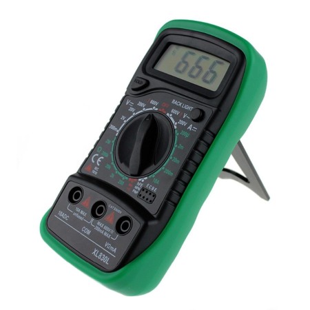 Multimetru digital cu afisaj LCD, cu carcasa de protectie antisoc