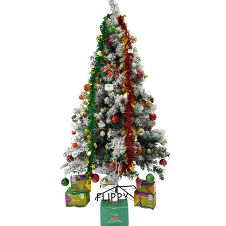 Set brad artificial de Craciun si elemente decorative, nins, decorat cu conuri pin, pentru interior/exterior, inaltime 210 cm, diametru 131 cm, 630 ramuri, Flippy, alb/verde, suport metalic inclus