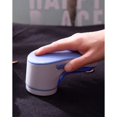 Aparat Pentru Curatat Scame, Par Si Praf, Flippy, Pentru Diferite Tipuri De Material, Cu Lame Din Otel Inoxidabil, Incarcare Prin USB Type-C, Cu Perie De Curatare si Cablu USB Incluse, Albastru, 15 x 7 cm