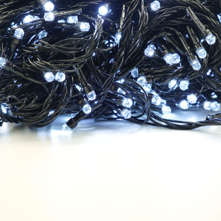 Instalatie de Craciun cu beculet in 6 colturi liniara, 8 jocuri de lumini, controler, 24 m din care 1 m cablu priza 220V, 300 LED, fir negru, alb rece