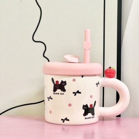 Cana din Ceramica cu Capac si Pai, Flippy, Capacul si Paiul din Silicon Roz, 9x8.5 cm, Model Cute C, Capacitate 380ml