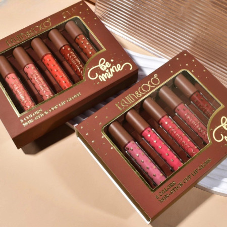 Set Rujuri Lichide "Be Mine" – 5 Culori Lucioase, Rezistente la Transfer, Finish Catifelat, Cadou Elegant, 14.4 x 10.9 cm