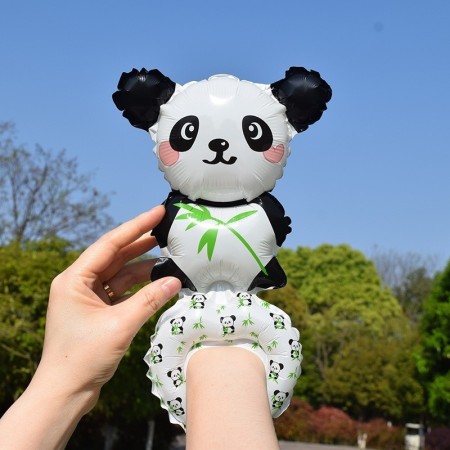 Balon din Folie Metalizata, Flippy, Figurine Animalute, Tip Bratara, Model Panda, Ambalaj Individual, Pai Inclus, Umflare cu Aer sau Heliu, Alb-Negru