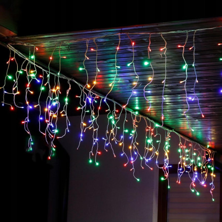 Instalatie Craciun Tip Franjuri/Turturi, 8 Jocuri de Lumini, Interconectabila, 7 m, 200 LED-uri, Prelungitor 1.5 m, Fir transparent, Multicolor