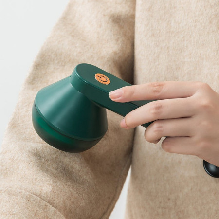 Aparat Pentru Curatat Scame, Par Si Praf, Flippy, Pentru Diferite Tipuri De Material, Cu Lame Din Otel Inoxidabil, Incarcare Prin USB Type-C, Cu Perie De Curatare si Cablu USB Incluse, Verde, 135 x 75 mm