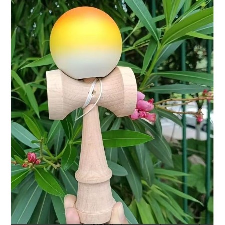 Jucarie Interactiva Kendama, Flippy, din Lemn, 18 cm, Joc de Indemanare pentru Copii si Adulti, Model Gradient 11, Portocaliu/Galben/Alb