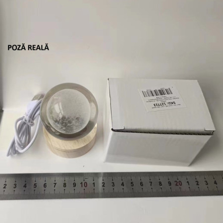 Lampa LED Decorativa, Flippy, cu Bila de Cristal cu Diametru 6cm, Model Luna 3D, Alimentare USB, Suport din Lemn, Lumina Alb Cald