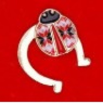 Martisor Brosa Mica in Cutie, Dimensiune Brosa 2.5-3 cm, Material Metal, Model Potcoava cu Buburuza Traditionala