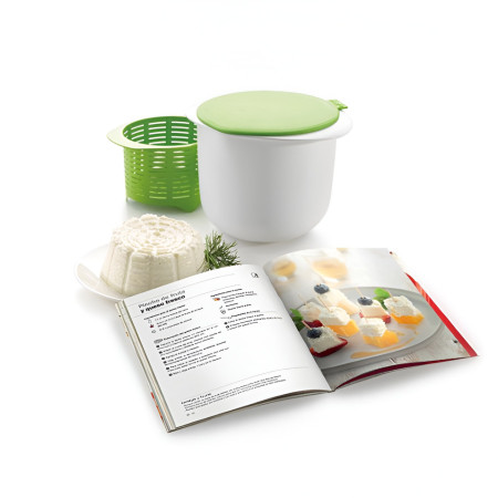Recipient pentru Preparat Branza, Flippy, Capac de Silicon, Cheese Maker din Plastic, Strecuratoare, 17x14.5x12.8 cm, Alb
