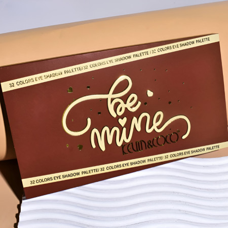 Trusă Machiaj Be Mine – 32 Nuanțe Fard de Pleoape, Texturi Mate, Sidefate & Glitter, Cadou Ideal