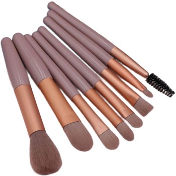 Mini Set Portabil 8 Pensule pentru Machiaj Flippy, Super Soft, Makeup Profesional/Incepatori, Maner Ergonomic, Gentuta Depozitare Inclusa, Maro
