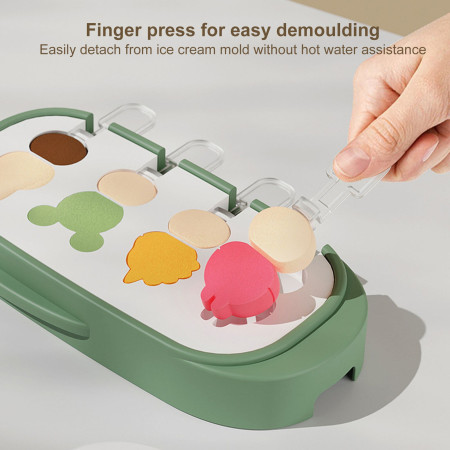 Forma pentru inghetata Flippy, 4 compartimente, forme cu animalute, materialsilicon si ABS, 21 x 12.8 x 3cm, verde
