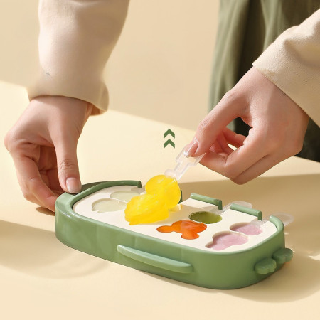 Forma pentru inghetata Flippy, 4 compartimente, forme cu animalute, materialsilicon si ABS, 21 x 12.8 x 3cm, verde