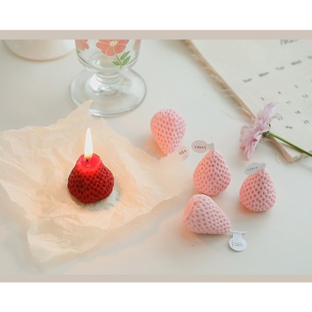 Set 4 Lumanari Parfumate, Flippy, Model Capsunici, Ardere 30 min, 52g, 6.3 x 6.3 x 3.8 cm, Rosu/Roz