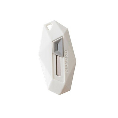 Cutter Portabil pentru Cutii, Tip Breloc, Vârf Rotunjit și Zimtat, Design Compact, 6.5x3.5 cm, Alb