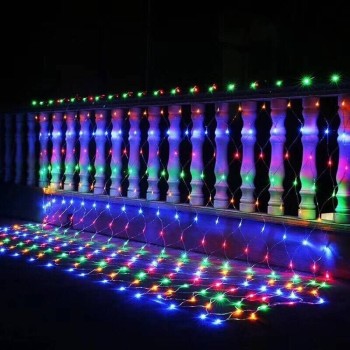 Instalatie Craciun, Tip Plasa, IP 44, 28 x 1 m, 1120 LED-uri, Multicolor, 8 jocuri de lumini, Transformator fara telecomanda, Interconectabila, Prelungitor 5 m inclus, Fir transparent, Flippy