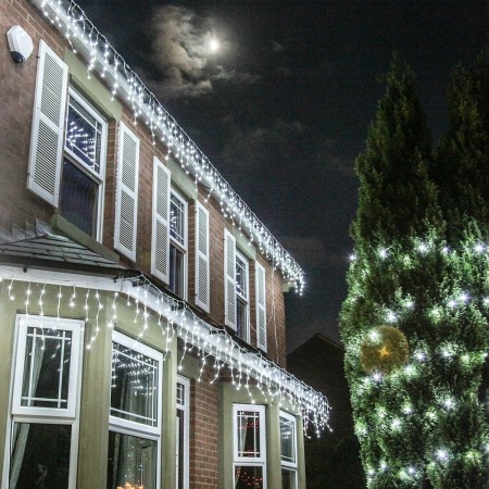 Instalatie Craciun Tip Franjuri/Turturi, 8 Jocuri de Lumini, Interconectabila, 4 m, 120 LED-uri, Prelungitor 1.5 m, Fir transparent, Alb Rece