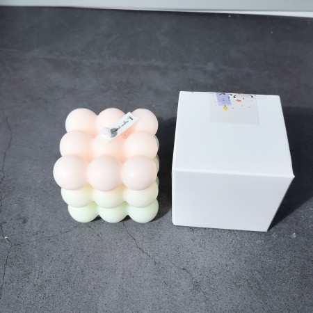 Lumanare Parfumata, Flippy, din Ceara De Soia, Model Cub, Gradient in 3 Culori Pale, 6x6x6 cm, Aroma de Piersici, Bej