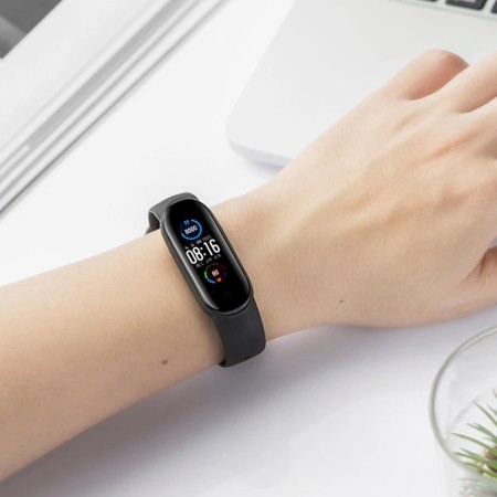 Curea pentru Xiaomi Mi Band 5 / 5 NFC / 6 / 6 NFC / Amazfit Band 5 - Techsuit Watchband (W013) - Dark Green